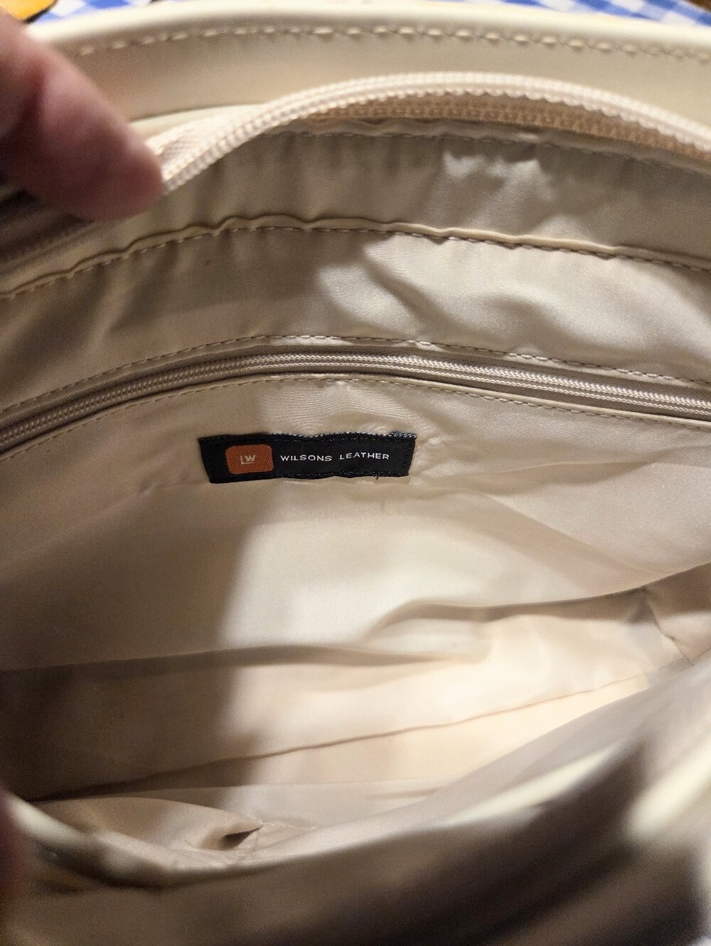 NWT Wilson Cream Leather Classic Handbag - Picture 7 of 9